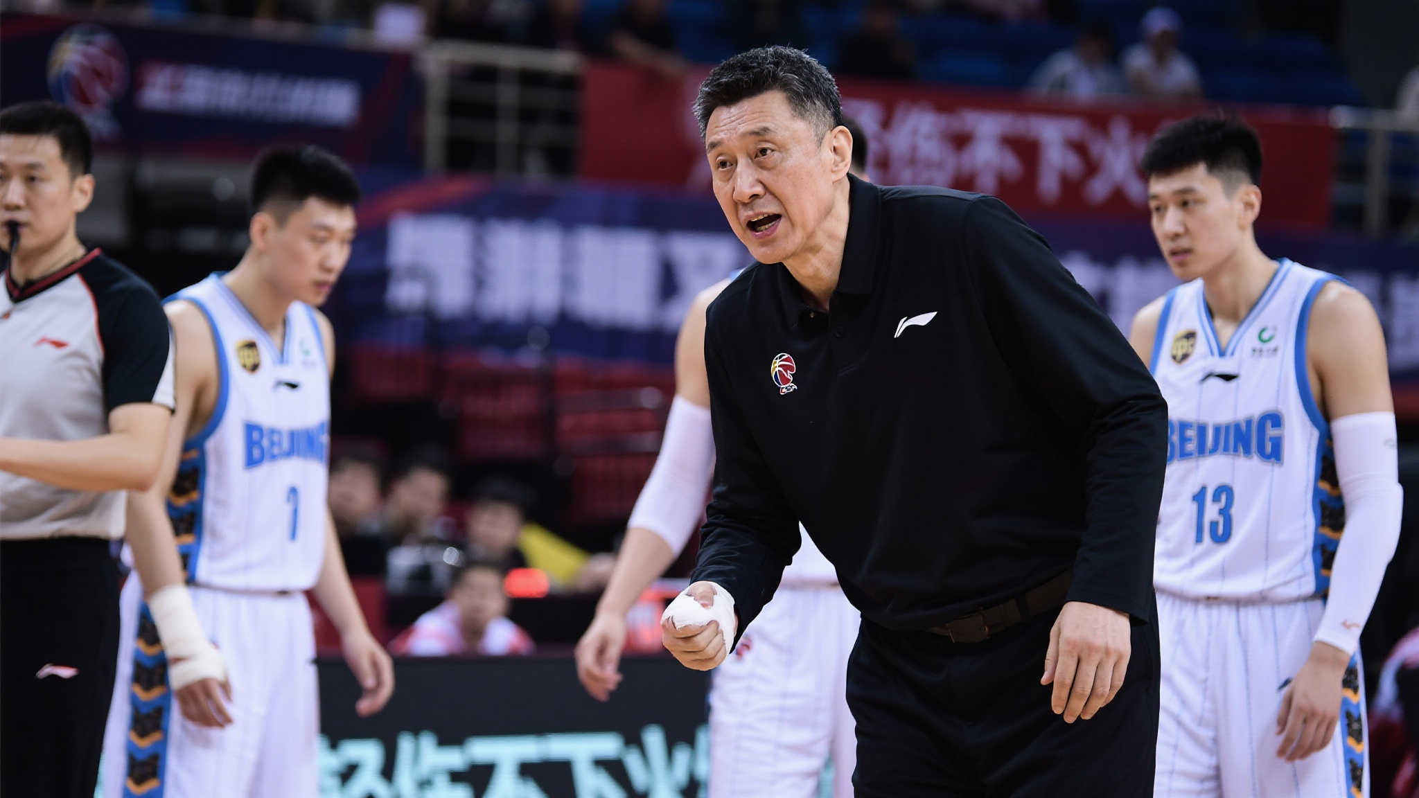 造成不利的 造成不利的